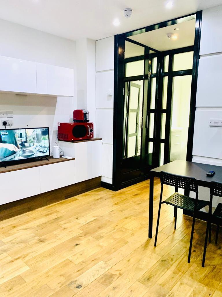 Fancy Flat In Central Лондон Екстериор снимка
